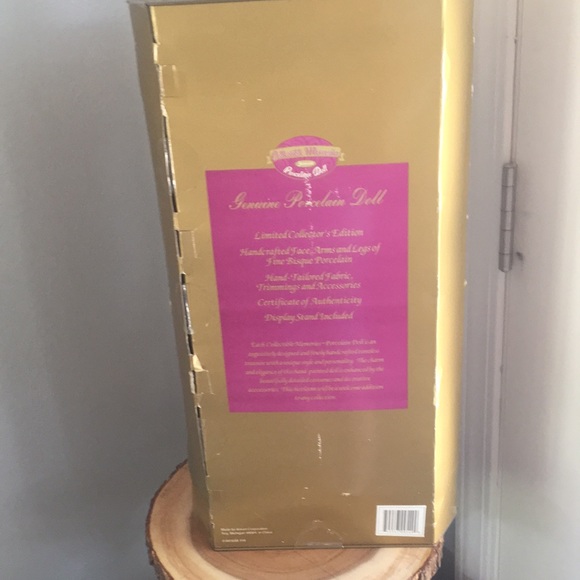 Collectible Memories Porcelain Doll. Limited Collector’s Edition. - Picture 4 of 5